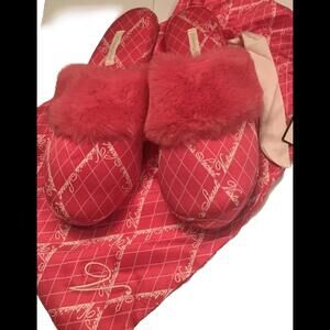 😎🩷NWT Victoria’s Secret Pink “Fur” Trim Slippers Small (5-6)